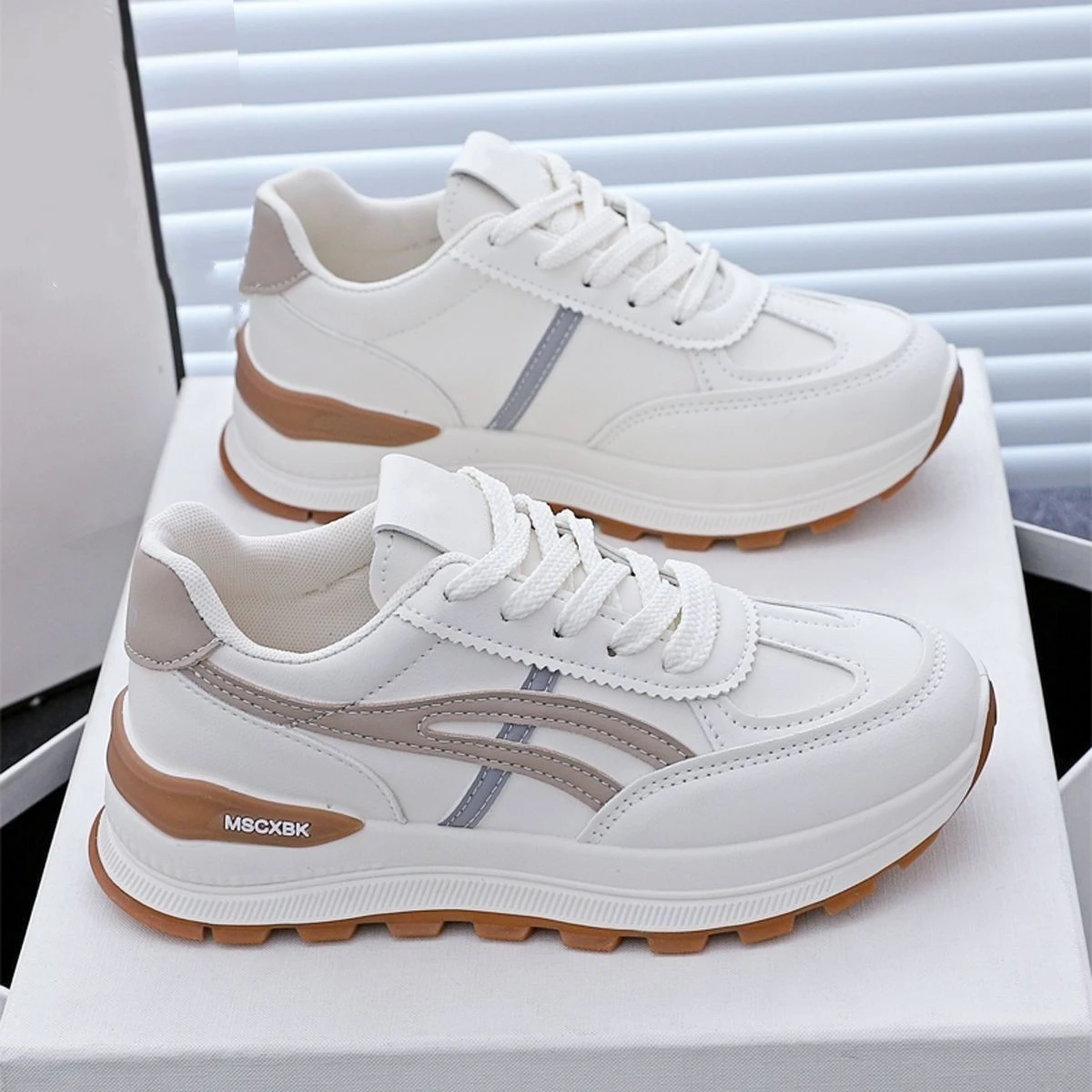 Women’s Lightweight Mesh Sports Sneakers